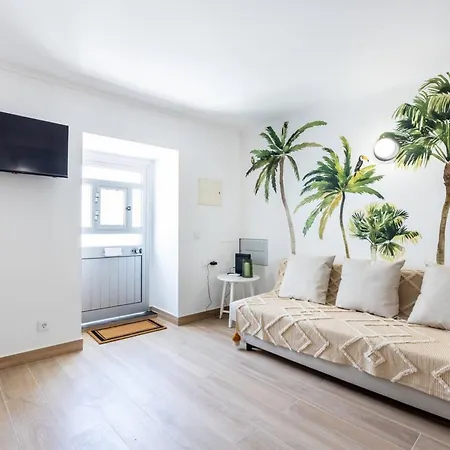 Palm Tree Apartment, Town Centre