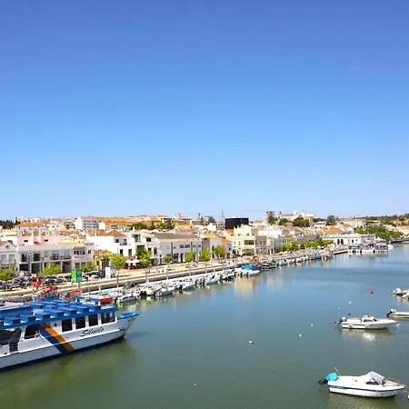 Palm Tree Apartment, Town Centre Apartment *